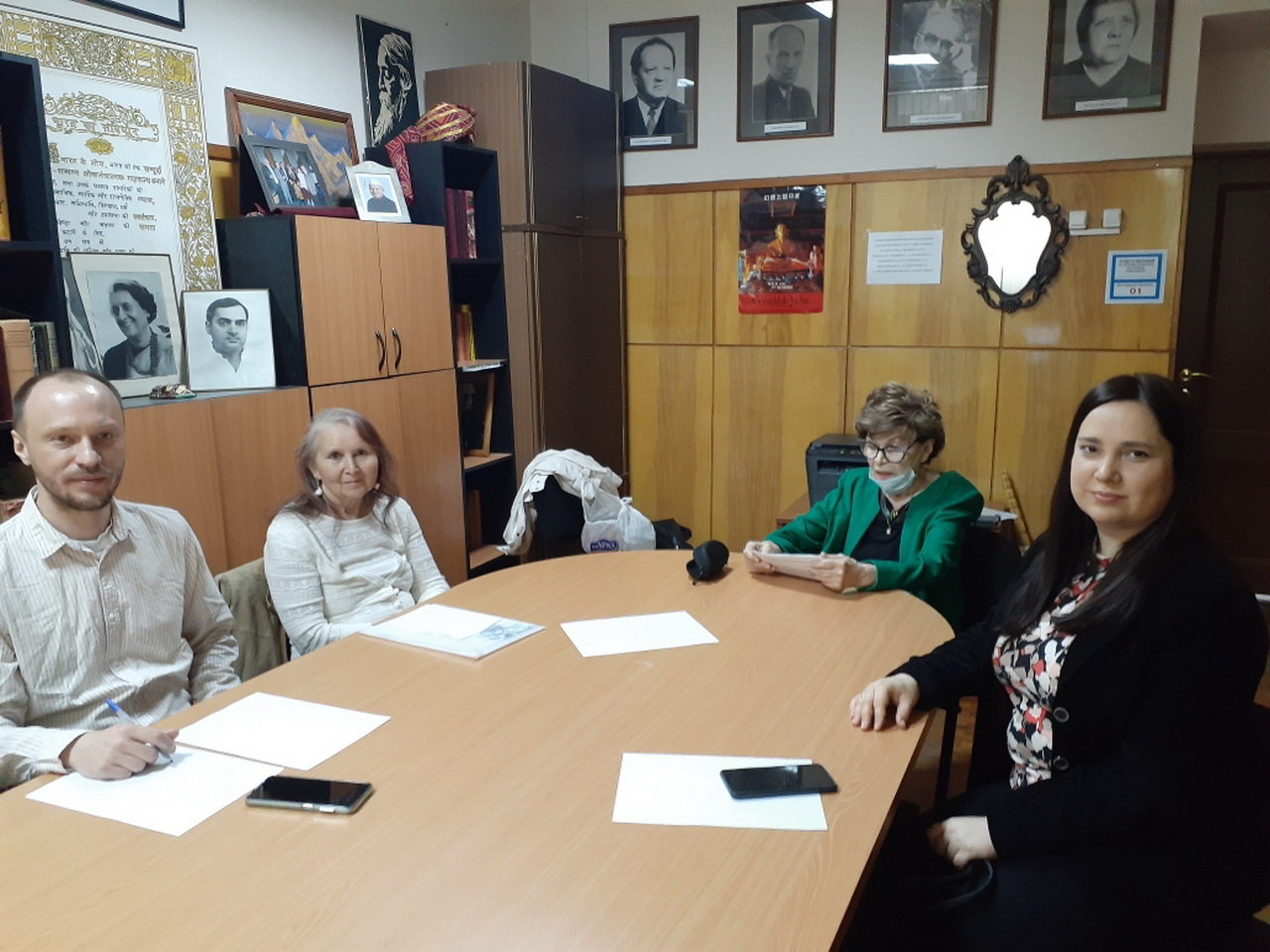 Доклад д.ф.н. Л.З Танеевой-Саломатшаевой «Две красавицы. Проблемы публикации средневековых иранских рукописей» Доклад д.ф.н. Л.З Танеевой-Саломатшаевой «Две красавицы. Проблемы публикации средневековых иранских рукописей»