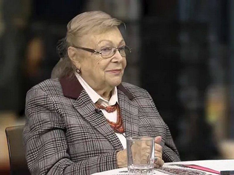 С замечательным 90-летним юбилеем! С замечательным 90-летним юбилеем!